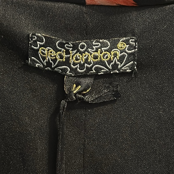 2️⃣ for $20 NWT QED London Colorful Feather Graphic Woman Blazer - Picture 9 of 13